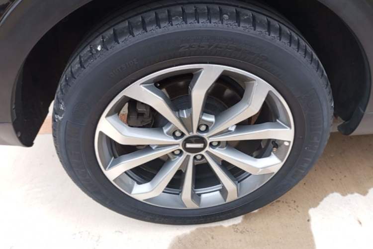 Used Wey VV6 2019 2.0T Two-Wheel-Drive Ultra-Luxury Version China VI Standard Right Rear Wheel Hub
