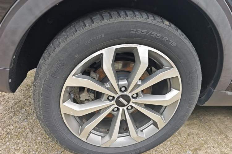 Used Wey VV6 2019 2.0T Two-Wheel-Drive Flagship Version China VI Standard Right Rear Wheel Hub