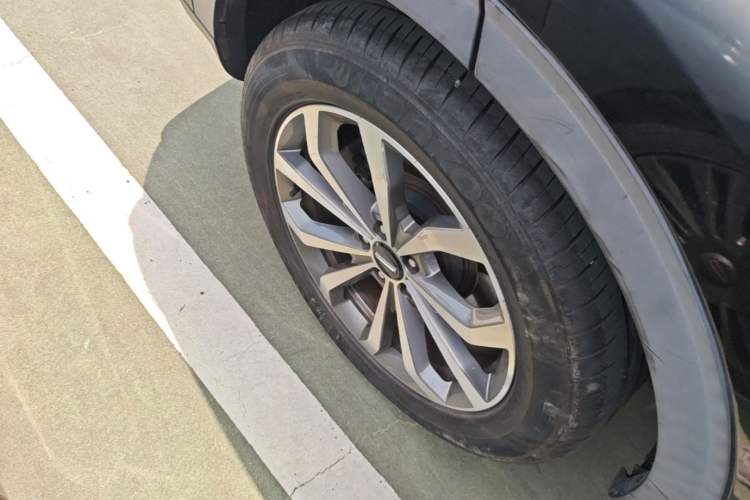 Used Wey VV6 2019 2.0T Two-Wheel-Drive Flagship Version China VI Standard Right Rear Wheel Hub