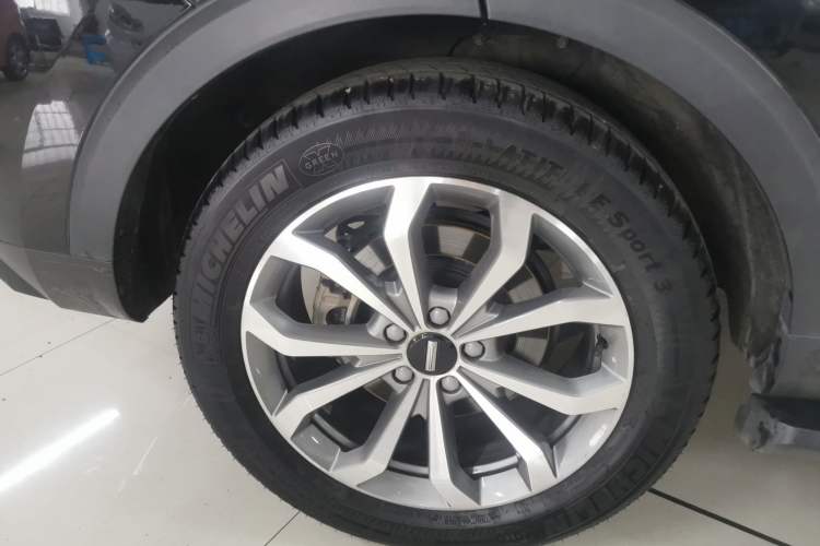 Used Wey VV6 2019 2.0T Two-Wheel-Drive Flagship Version China VI Standard Right Rear Wheel Hub