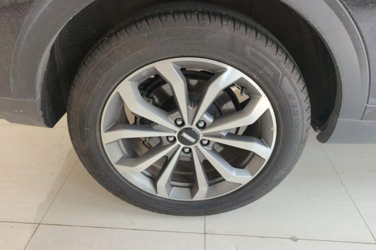 Used Wey VV6 2019 2.0T Two-Wheel-Drive Ultra-Luxury Version China VI Standard Right Rear Wheel Hub