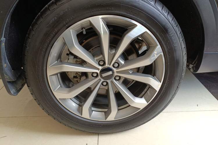 Used Wey VV6 2019 2.0T Two-Wheel-Drive Flagship Version China VI Standard Right Rear Wheel Hub