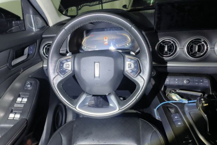 Used Wey VV6 2019 2.0T Two-Wheel-Drive Ultra-Luxury Version China VI Standard Steering Wheel