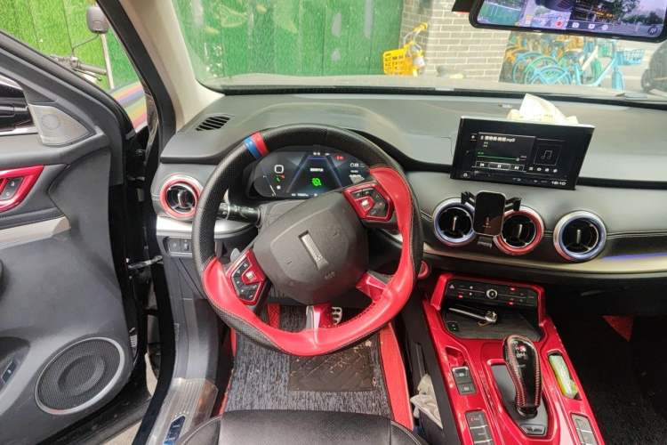 Used Wey VV6 2019 2.0T Two-Wheel-Drive Ultra-Luxury Version China VI Standard Steering Wheel
