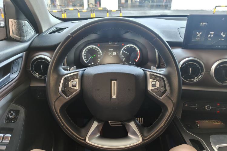 Used Wey VV6 2019 2.0T Two-Wheel-Drive Ultra-Luxury Version China VI Standard Steering Wheel