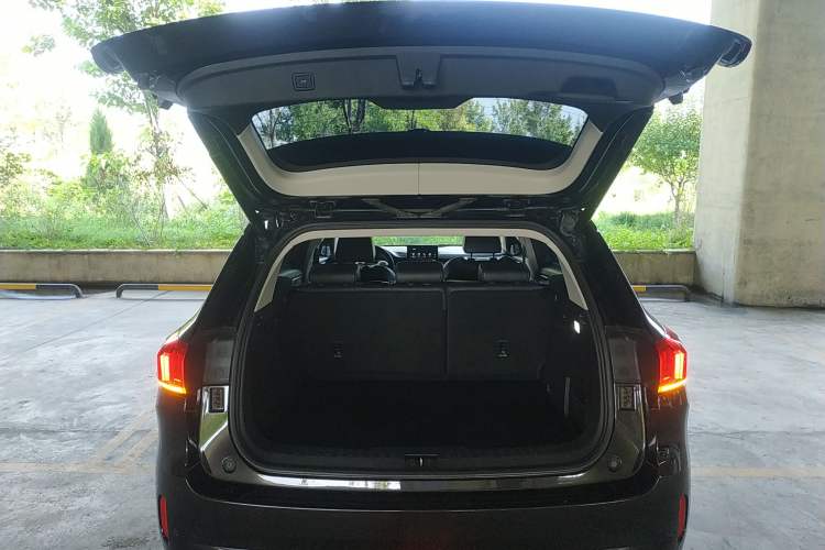 Used Wey VV6 2019 2.0T Two-Wheel-Drive Flagship Version China VI Standard Trunk