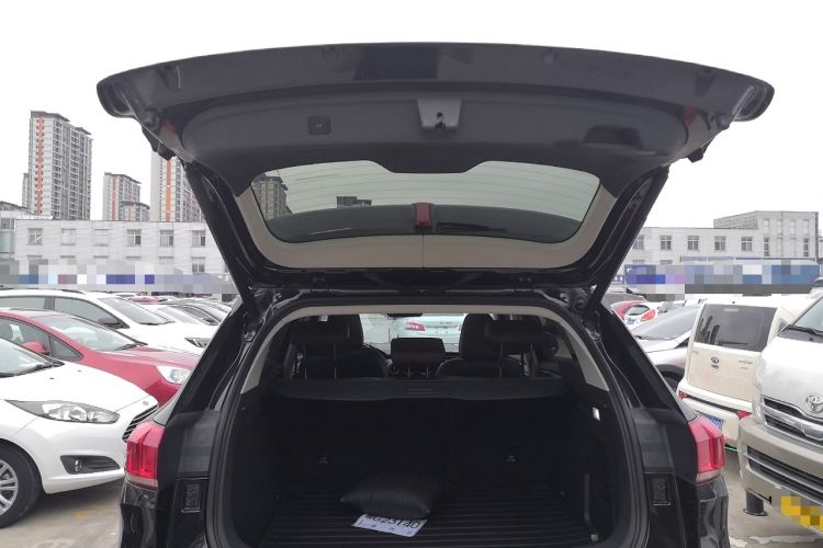 Used Wey VV6 2019 2.0T Two-Wheel-Drive Ultra-Luxury Version China VI Standard Trunk