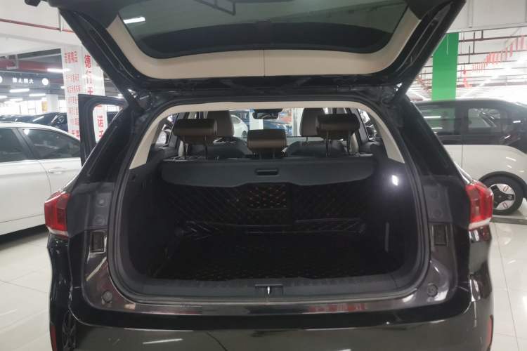 Used Wey VV6 2019 2.0T Two-Wheel-Drive Flagship Version China VI Standard Trunk