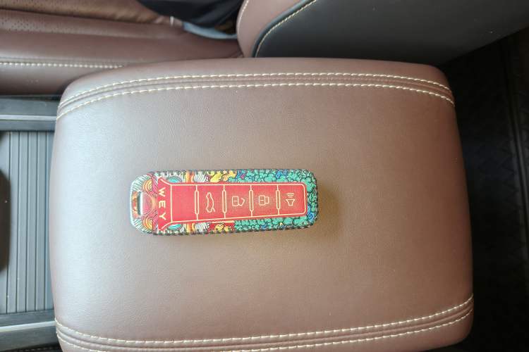 Used Wey VV6 2019 2.0T Two-Wheel-Drive Ultra-Luxury Version China VI Standard Vehicle Key