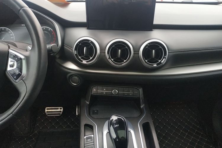 Used Wey VV6 2019 2.0T Two-Wheel-Drive Flagship Version China VI Standard Audio And AC Panel