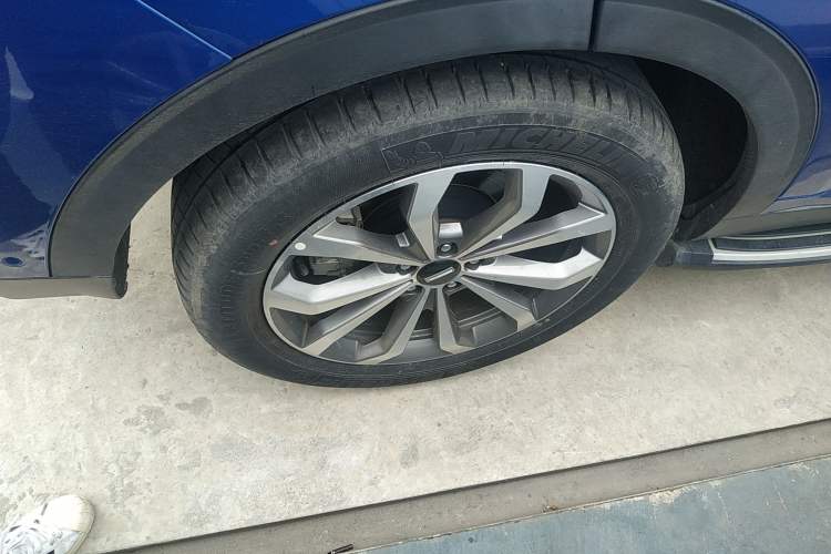 Used Wey VV6 2019 2.0T Two-Wheel-Drive Flagship Version China VI Standard Right Rear Wheel Hub