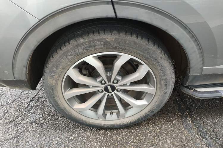 Used Wey VV6 2019 2.0T Two-Wheel-Drive Flagship Version China VI Standard Exterior 8