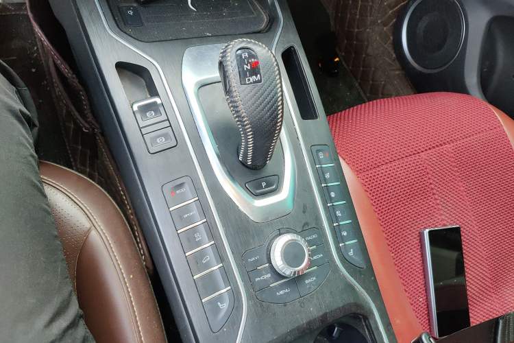 Used Wey VV6 2019 2.0T Two-Wheel-Drive Flagship Version China VI Standard Gear Lever