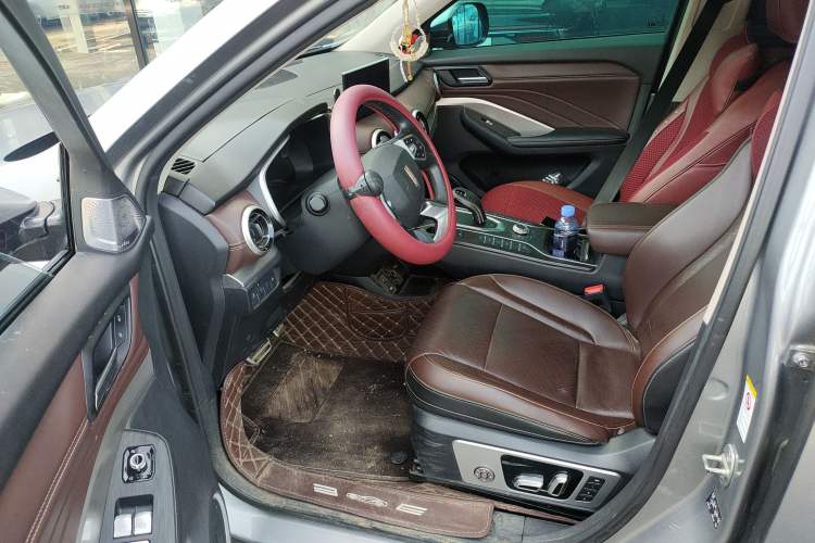 Used Wey VV6 2019 2.0T Two-Wheel-Drive Flagship Version China VI Standard Interior 3