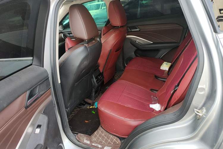 Used Wey VV6 2019 2.0T Two-Wheel-Drive Flagship Version China VI Standard Interior 4