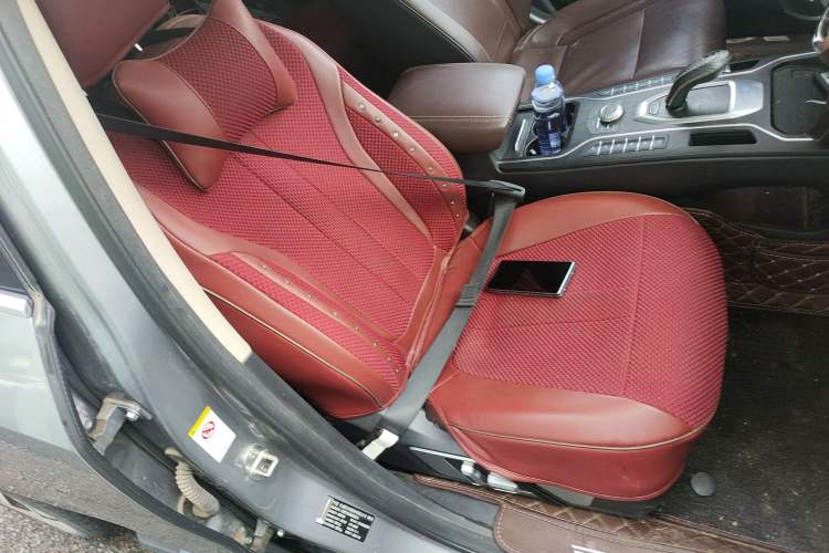 Used Wey VV6 2019 2.0T Two-Wheel-Drive Flagship Version China VI Standard Right Front Seat