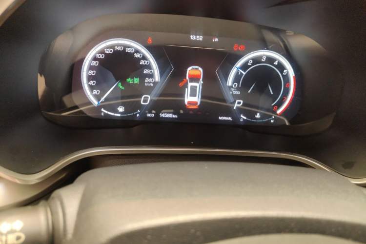 Used Wey VV6 2019 2.0T Two-Wheel-Drive Ultra-Luxury Version China VI Standard Odometer Close Up