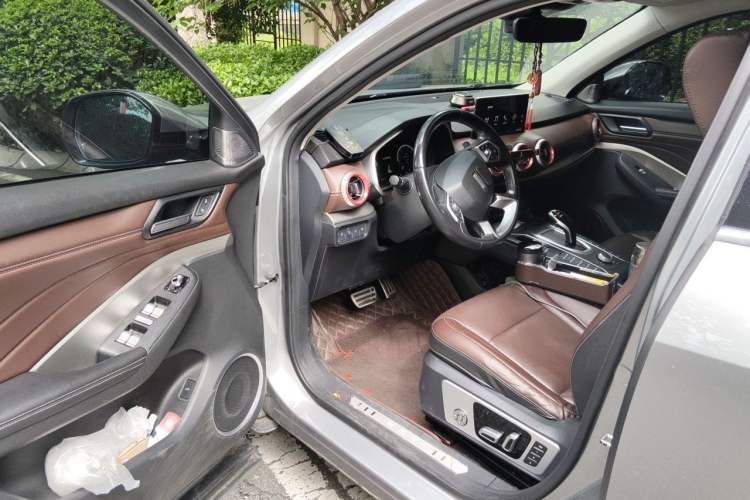 Used Wey VV6 2019 2.0T Four-Wheel Drive Flagship Version China VI Standard Driver Seat