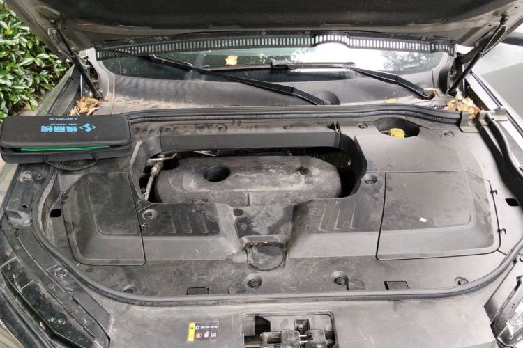 Used Wey VV6 2019 2.0T Four-Wheel Drive Flagship Version China VI Standard Engine Bay