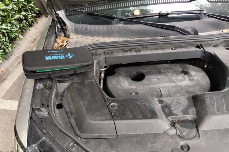 Used Wey VV6 2019 2.0T Four-Wheel Drive Flagship Version China VI Standard Engine Bay Right