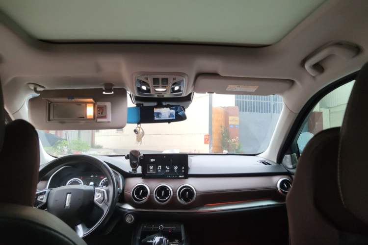 Used Wey VV6 2019 2.0T Two-Wheel-Drive Ultra-Luxury Version China VI Standard Headliner