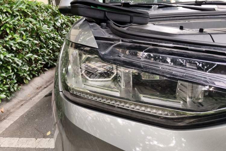 Used Wey VV6 2019 2.0T Four-Wheel Drive Flagship Version China VI Standard Right Front Headlight