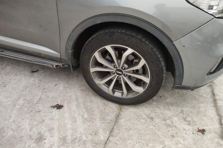 Used Wey VV6 2019 2.0T Two-Wheel-Drive Ultra-Luxury Version China VI Standard Right Front Wheel Hub
