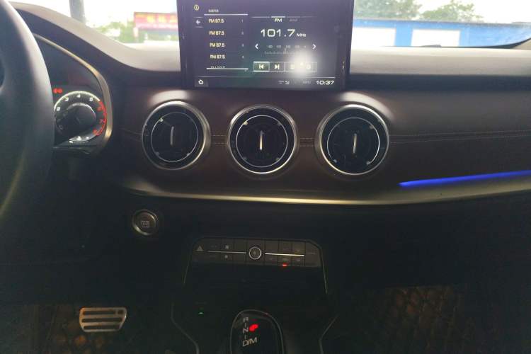 Used Wey VV6 2019 2.0T Two-Wheel-Drive Ultra-Luxury Version China VI Standard Audio And AC Panel