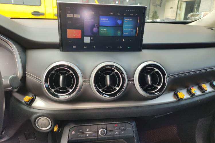 Used Wey VV6 2019 2.0T Two-Wheel-Drive Flagship Version China VI Standard Audio And AC Panel