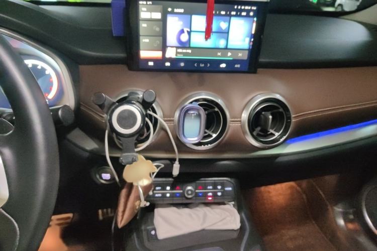 Used Wey VV6 2019 2.0T Four-Wheel Drive Flagship Version China VI Standard Audio And AC Panel