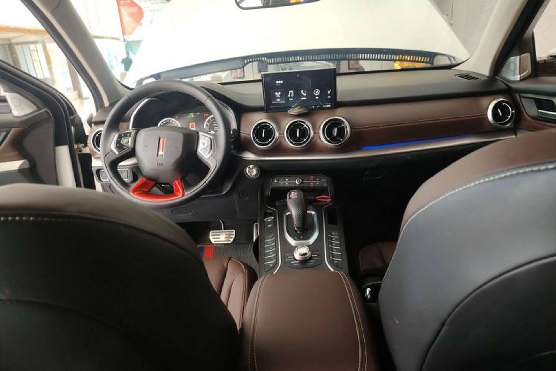 Used Wey VV6 2019 2.0T Two-Wheel-Drive Ultra-Luxury Version China VI Standard Center Console