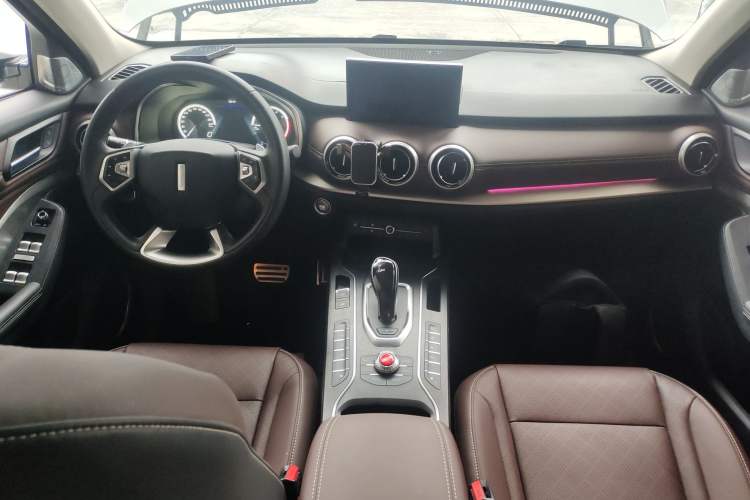 Used Wey VV6 2019 2.0T Two-Wheel-Drive Ultra-Luxury Version China VI Standard Center Console