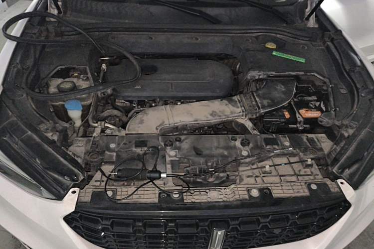 Used Wey VV6 2019 2.0T Two-Wheel-Drive Ultra-Luxury Version China VI Standard Engine Bay