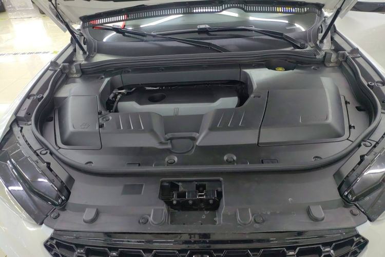 Used Wey VV6 2019 2.0T Two-Wheel-Drive Flagship Version China VI Standard Engine Bay