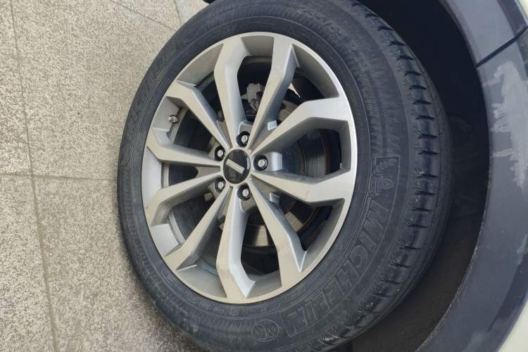 Used Wey VV6 2019 2.0T Two-Wheel-Drive Flagship Version China VI Standard Exterior 8