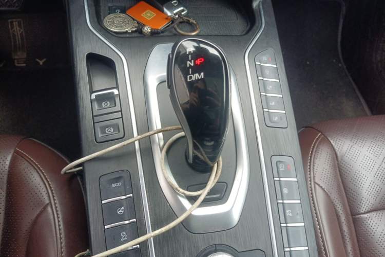 Used Wey VV6 2019 2.0T Four-Wheel Drive Ultra-Luxury Version China VI Standard Gear Lever