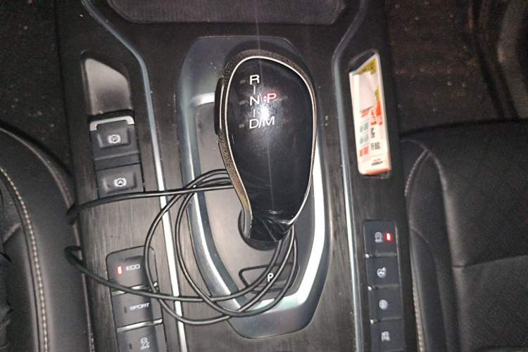 Used Wey VV6 2019 2.0T Two-Wheel-Drive Ultra-Luxury Version China VI Standard Gear Lever