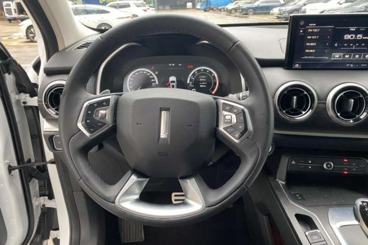 Used Wey VV6 2019 2.0T Two-Wheel-Drive Flagship Version China VI Standard Interior 2