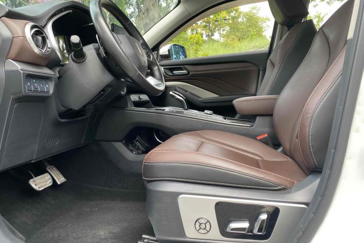 Used Wey VV6 2019 2.0T Two-Wheel-Drive Ultra-Luxury Version China VI Standard Interior 2
