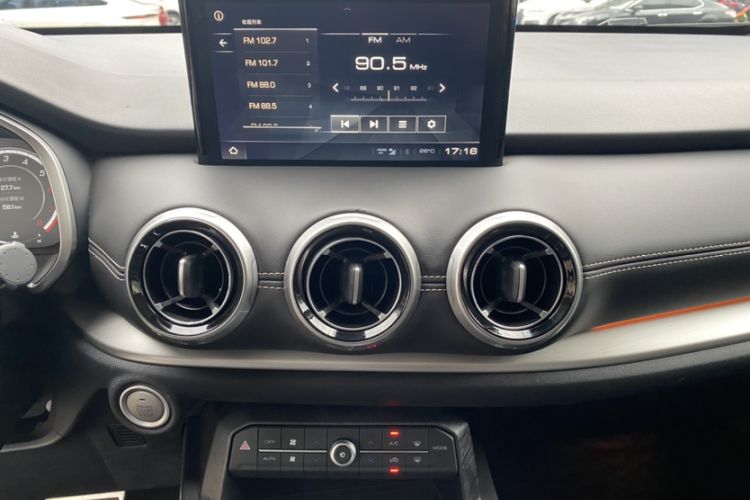 Used Wey VV6 2019 2.0T Two-Wheel-Drive Flagship Version China VI Standard Interior 3
