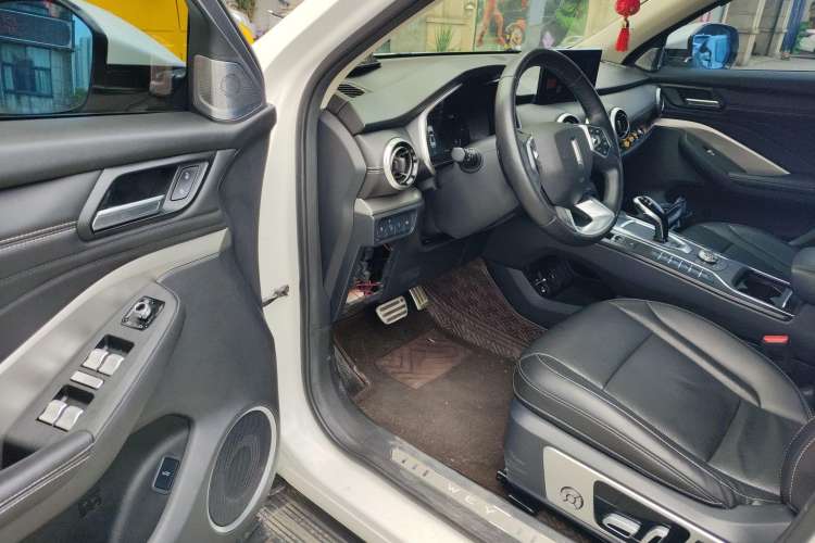 Used Wey VV6 2019 2.0T Two-Wheel-Drive Flagship Version China VI Standard Interior 3