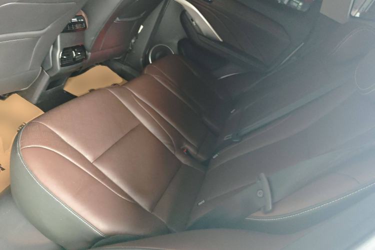 Used Wey VV6 2019 2.0T Two-Wheel-Drive Ultra-Luxury Version China VI Standard Interior 4