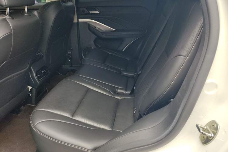 Used Wey VV6 2019 2.0T Two-Wheel-Drive Flagship Version China VI Standard Interior 4