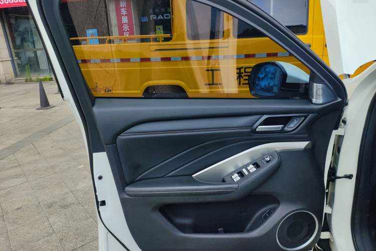 Used Wey VV6 2019 2.0T Two-Wheel-Drive Flagship Version China VI Standard Interior 7