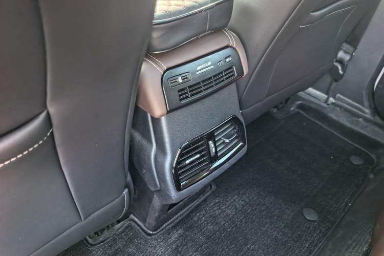 Used Wey VV6 2019 2.0T Four-Wheel Drive Flagship Version China VI Standard Interior 7