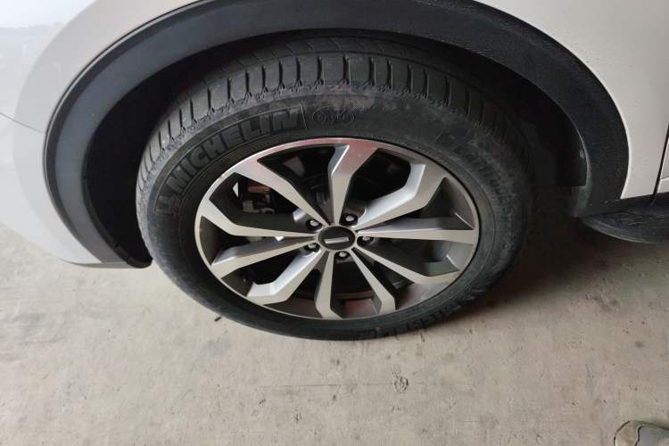 Used Wey VV6 2019 2.0T Two-Wheel-Drive Ultra-Luxury Version China VI Standard Left Front Wheel Hub