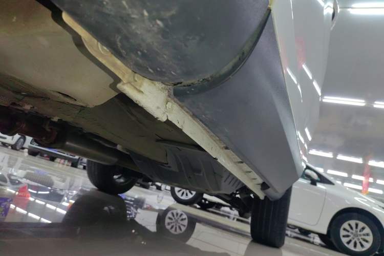 Used Wey VV6 2019 2.0T Two-Wheel-Drive Flagship Version China VI Standard Left Side Sill