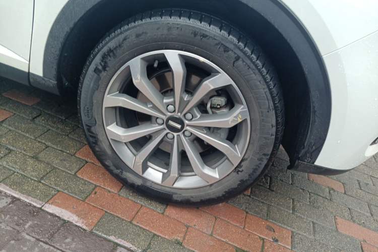 Used Wey VV6 2019 2.0T Four-Wheel Drive Ultra-Luxury Version China VI Standard Right Front Wheel Hub