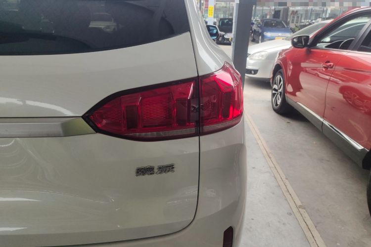 Used Wey VV6 2019 2.0T Two-Wheel-Drive Ultra-Luxury Version China VI Standard Right Rear Taillight