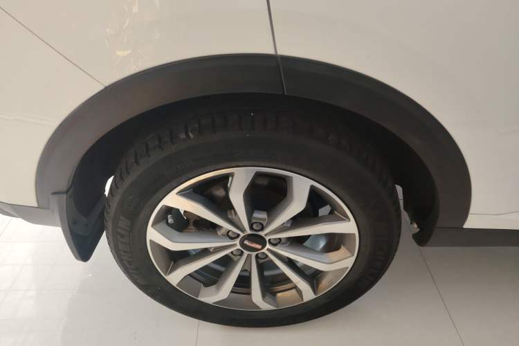 Used Wey VV6 2019 2.0T Two-Wheel-Drive Ultra-Luxury Version China VI Standard Right Rear Wheel Hub